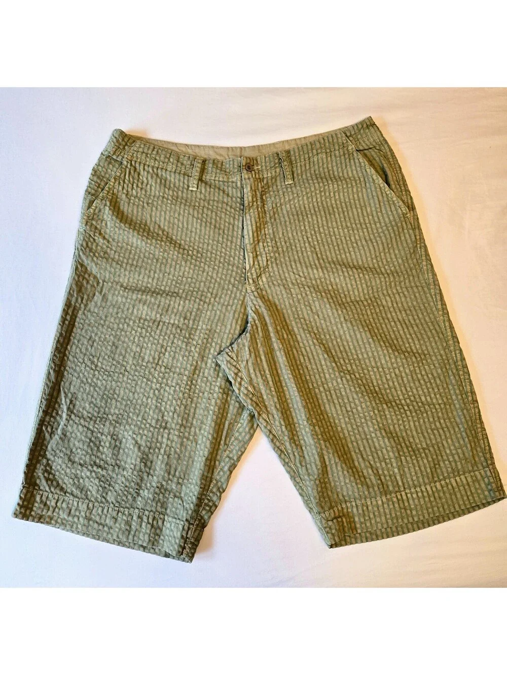 Weekendz Off Men's Seersucker Striped Green/Beige Bermuda Shorts Pockets